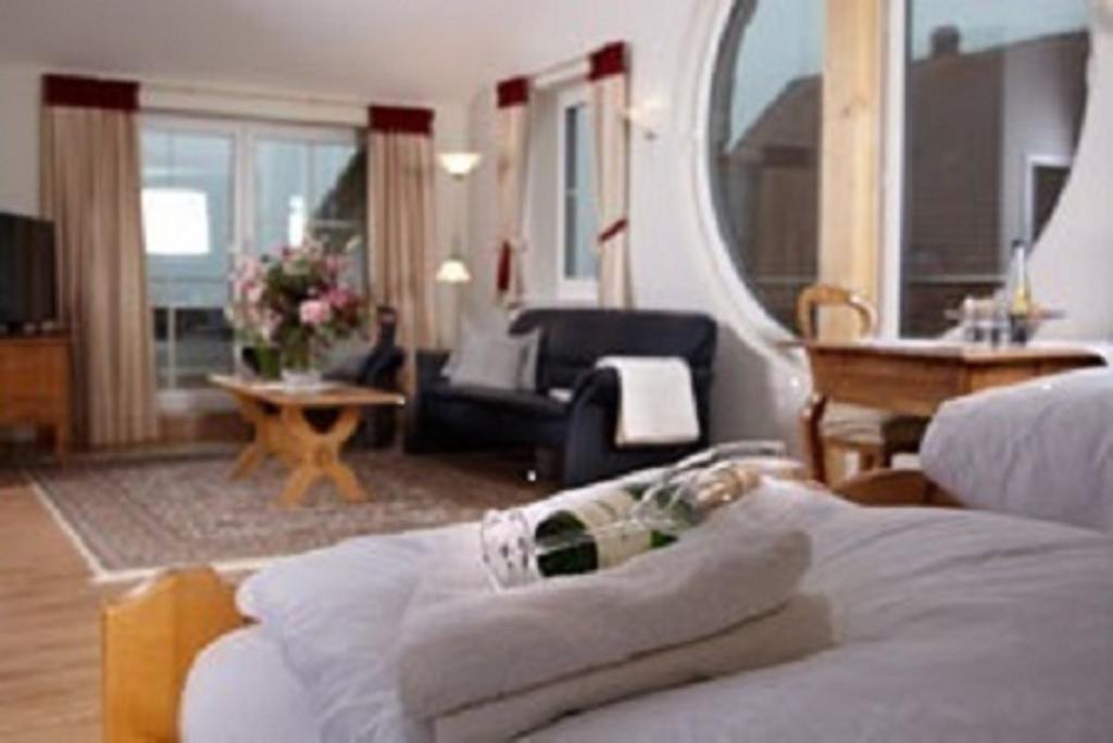 Hotel Restaurant Cafe Rapp Königsfeld im Schwarzwald Eksteriør billede